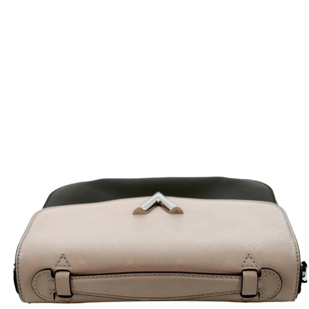 Bag Khaki Saddle Shoulder LOUIS Calfskin Very Green Pre-owned Leather VUITTON