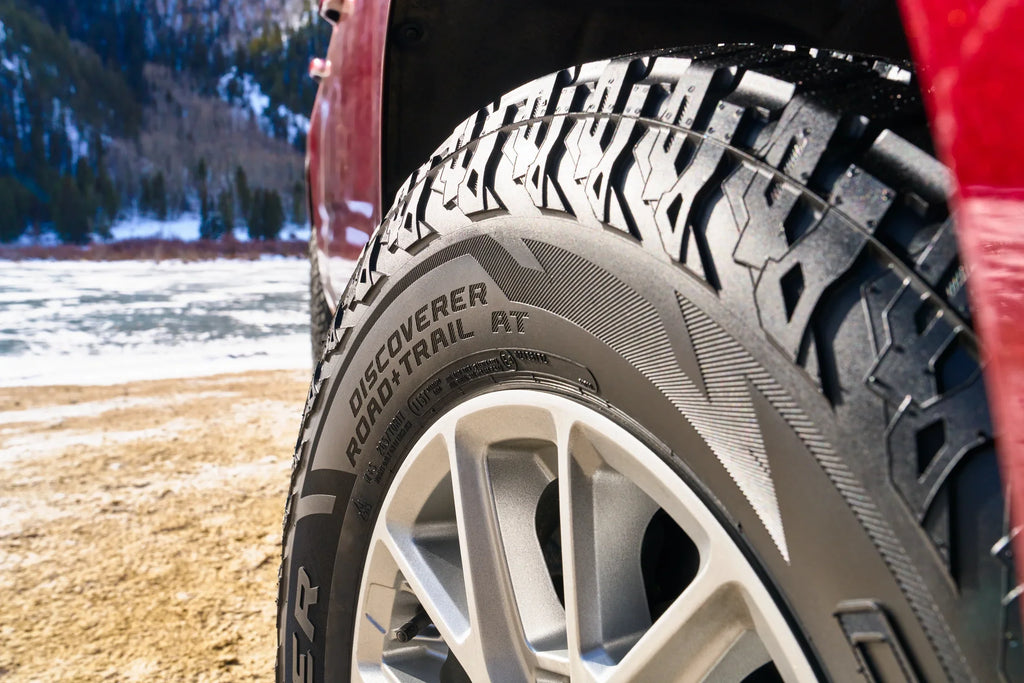 All-Terrain Tire 225/75R16 Cooper Discoverer Road+Trail AT 104T