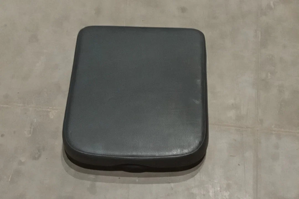 1500 Assembly Pre-Owned Lid Ram OEM Dodge 2002 Console (Good)