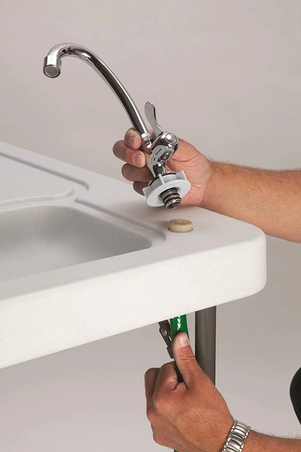 Cleaning and Quick-Connect Outdoor Stainless Steel Faucet Fish Table with Game MT-2/SKFT-44