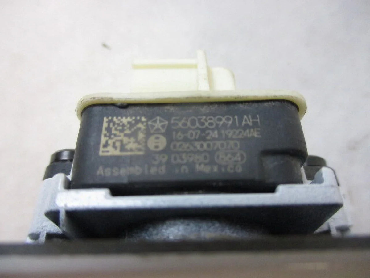 OEM 56038991AH Cherokee (Good) LKQ View 2014-2018 Ivory Camera REar Pre-Owned Jeep