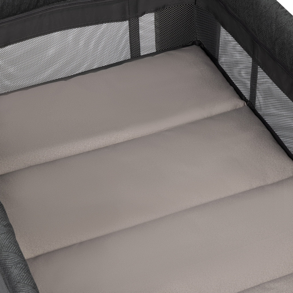 Size Yard Rocking Bassinet, with Full Castle Play Monbebe Point