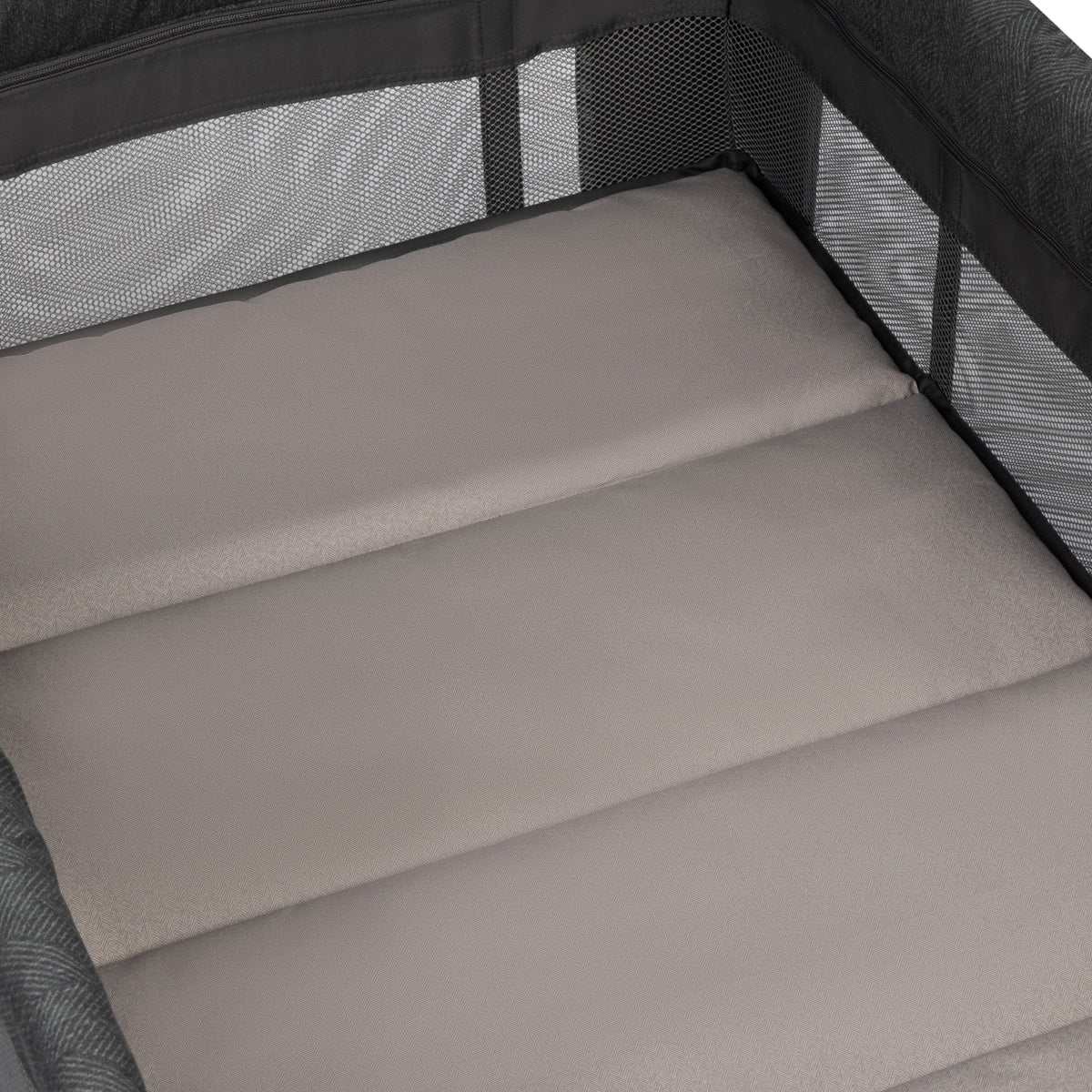 Size Yard Rocking Bassinet, with Full Castle Play Monbebe Point