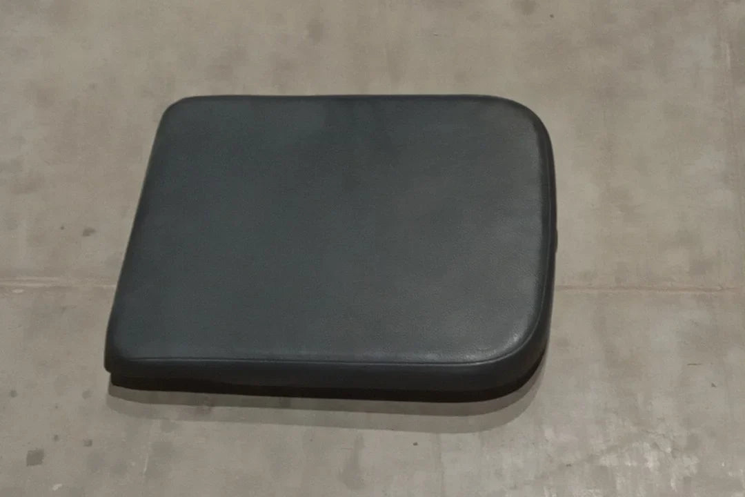 1500 Assembly Pre-Owned Lid Ram OEM Dodge 2002 Console (Good)