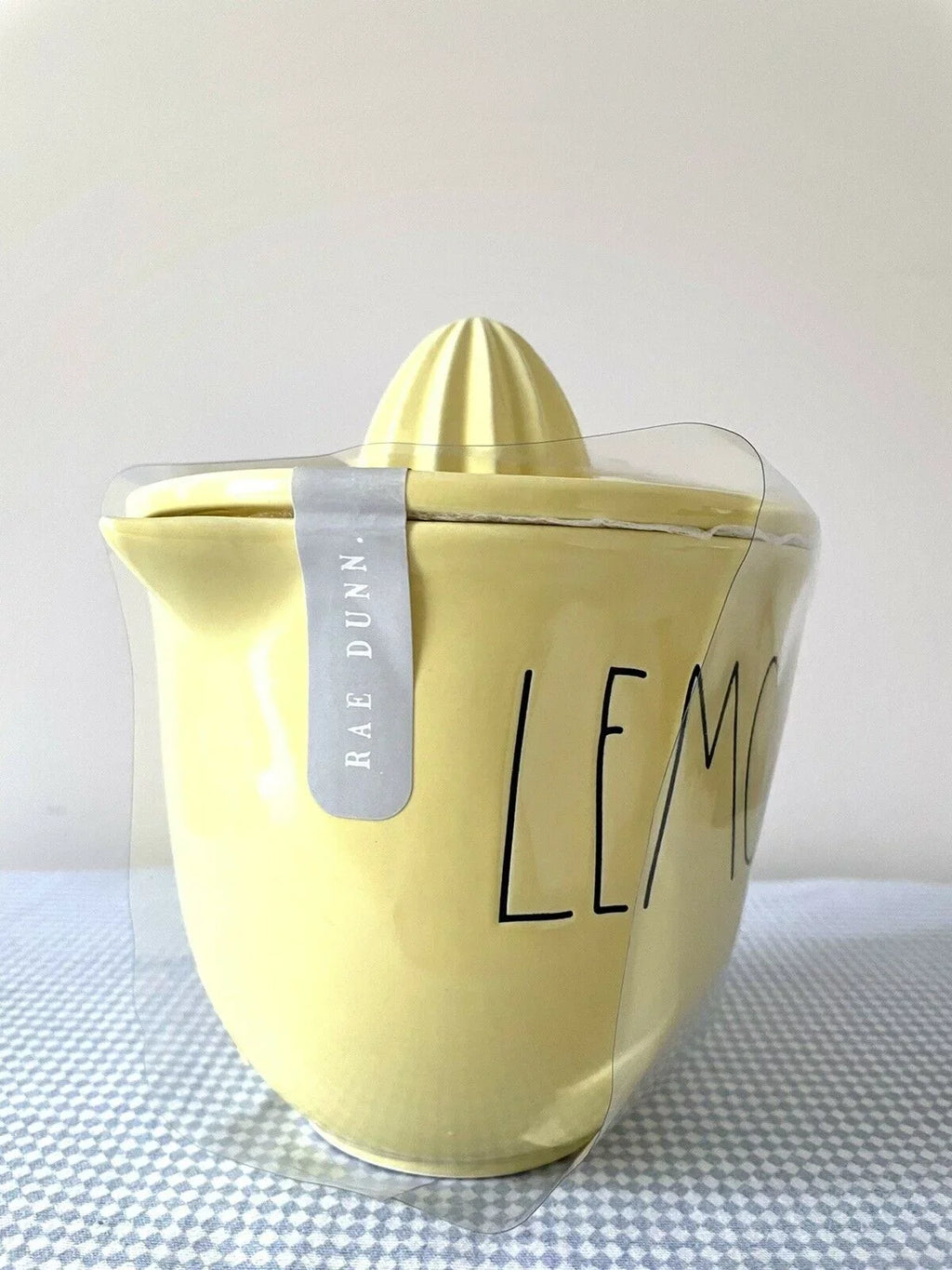 Set Rae Black Dunn with LL Yellow Ceramic Piece Kitchen LEMON 2 Letters Juicer