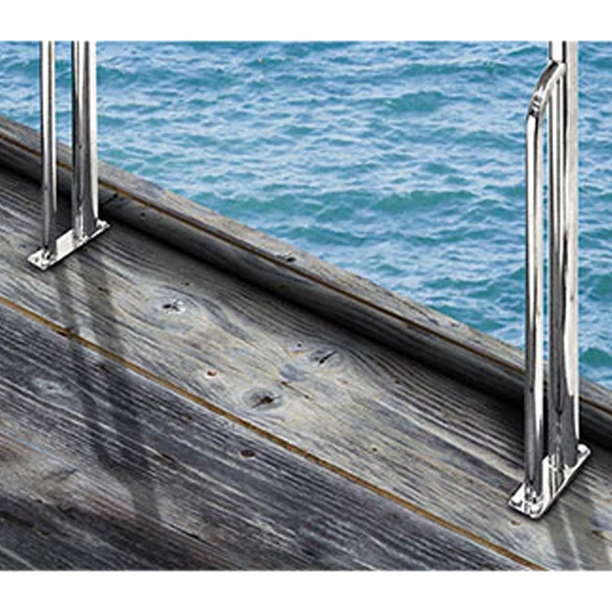 Mount Magma with Steel Tournament Cleaning Station Series Stainless Dock