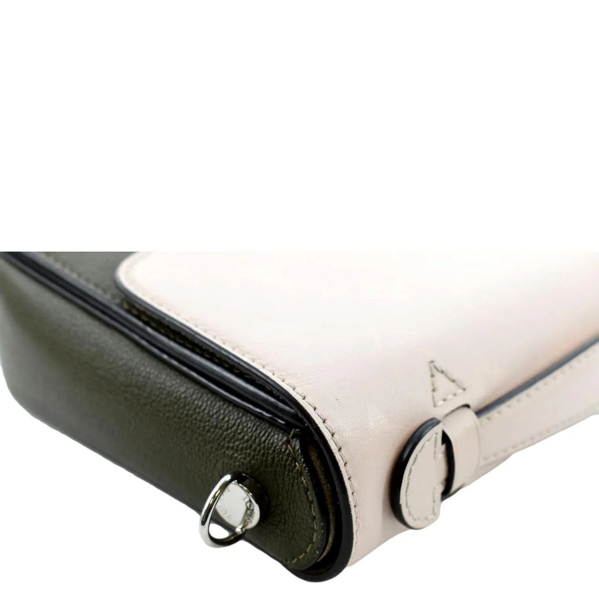 Bag Khaki Saddle Shoulder LOUIS Calfskin Very Green Pre-owned Leather VUITTON